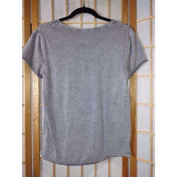 Isabel Maternity Sm Graphic Tee - Picture 7 of 16